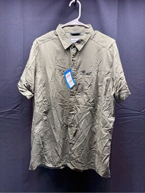 Columbia Olive Short-Sleeve Button-Down Shirt Sz M (17ac)